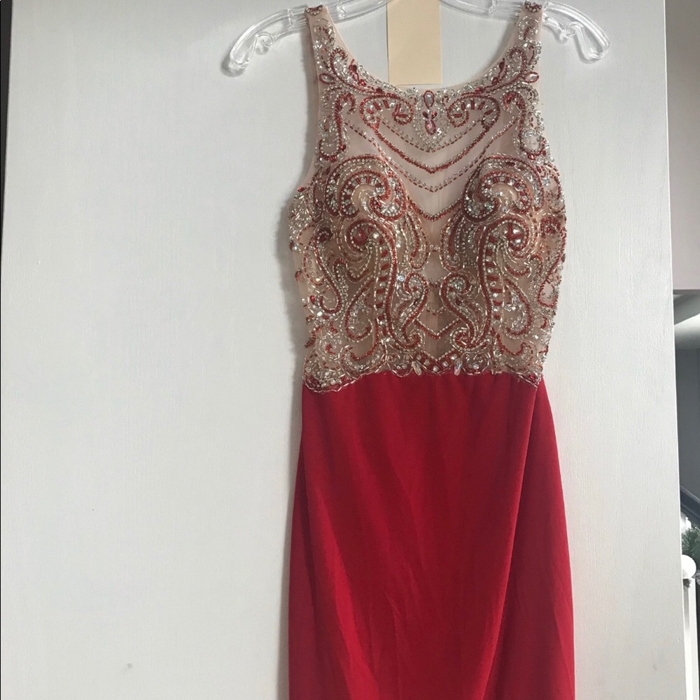 Short red homecoming dress size 6 NEVER WORN